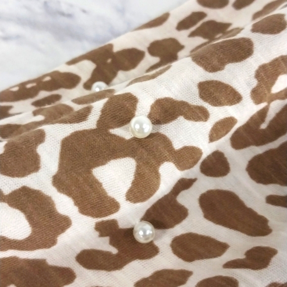 Cato Leopard Print Top w Pearl Beads on Sleeves Sz L - Picture 3 of 5